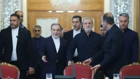حضور غیرمنتظره دیپلمات‌ها با رئیس‌جمهور؛ پیام مهم سیاسی چه بود؟| 4 مرداد 1404