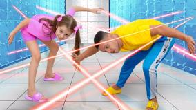 برنامه کودک جدید آیوا در «ایوا شو» | چالش توپ بازی با ایوا و مامان!