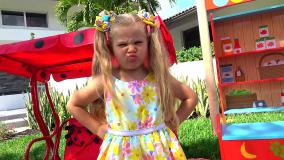 ماجراهای دیانا و روما - بازی پرنسس دیانا در مغازه اسباب بازی فروشی