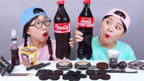 چالش غذا خوری جدید _ چالش غذایی دونا انگلیش _ دسر مشکی کولا ژله _ چالش خوراکی ها