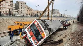 خارج شدن مرگبار یک قطار مترو در پراگ چک از ریل | 18 تیر 1404