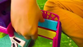 اسباب بازی ها و خانواده مهربان - ساشا و مکس و تخم مرغ شانسی جادویی