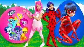 ساشا و مکس ، بازی با اسباب بازیهای لیدی باگ