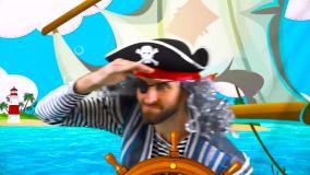 اسباب بازی ها و خانواده مهربان - ساشا و مکس و آهنگ حمام کردن