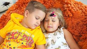 روما و دیانا در مقابل مگس های مزاحم خنده دار