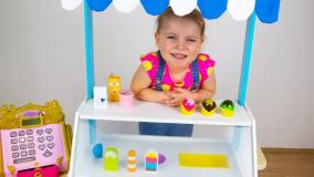 برنامه کودک جدید - گابی و الکس با بستنی اسباب بازی بازی می کنند