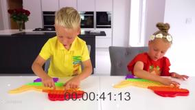 گابی و الکس و بازی با پاپیت رنگارنگ