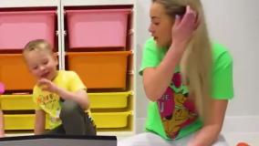 گابی و الکس یاد می‌گیرند میکروسکوپ چیست.