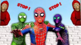 نبرد مرد عنکبوتی و اسپایدرمن ، نبرد پلیس برای نجات زندانی مرد عنکبوتی، spiderman