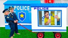 ویدیوی تفریح و سرگرمی و فان برای کودکان ، ماجراهای کاتیا و دیما ، پلیس