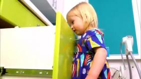 بانوان کودک :: آموزش رنگ ها با بالن توسط کاتیا و دیما