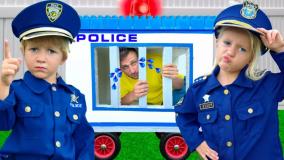 برنامه کودک کاتیا و دیما - دستکیر کردن یک دزد در ماشین پلیس - سرگرمی کودک