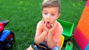 بازی دایانا با ماشین اسباب بازی جدید