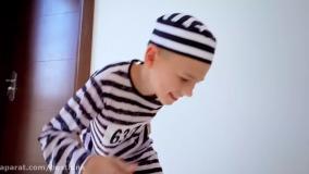 برنامه کودک وانیا مانیا ، پوشیدن لباس پلیس و پلیس بازی ، برنامه سرگرمی کودک