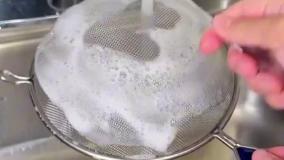 شستن الک با قاشق