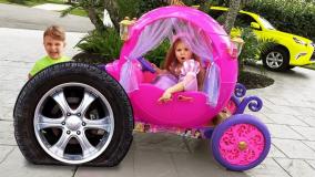 کالسکه صورتی دیانا و روما / کودک دیانا و روما / دیانا / دیانا شو / دیانا روما