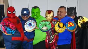 ابرقهرمانان در زندگی واقعی ، کیک و دونات های ابر قهرمانان ، مرد عنکبوتی ، هالک