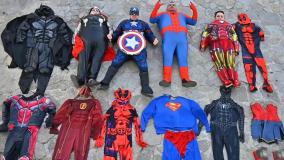 آواز خواندن ابرقهرمانان ، مرد عنکبوتی ، هالک ، مرد آهنی