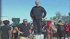   لحظه سقوط وحشتناک مجری تلویزیون از روی بشکه در راهپیمایی اربعین