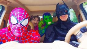 کارتون نبرد مرد عنکبوتی و اسپایدرمن | spiderman | جنگ مرد عنکبوتی و جوکر!