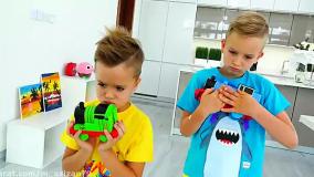 ولاد و نیکی / بازی با قطار اسباب بازی / سرگرمی کودک