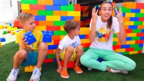 ولاد و نیکی / خونه سازی نیکی و ولاد و مامان / سرگرمی کودکانه / ولاد و نیکی