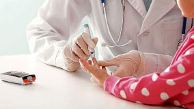 چطور بفهمم کودکم به دیابت تیپ 1 مبتلا است ؟