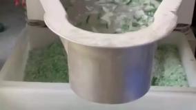 نمای ساختمان با شیشه بازیافتی