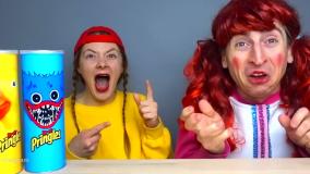 چالش موکبانگ چیپس خوری ، چالش غذا خوری ، چالش اسمرفود ، چالش غذایی