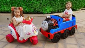 ماشین بازی دیانا و روما ، کودک دیانا و روما ، دیانا ، دیانا شو ، دیانا و روما