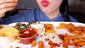 چالش فود اسمر _ مرغ سوخاری و سیب زمینی