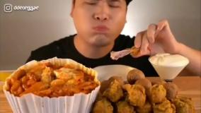 چالش فود اسمر مرغ سوخاری با پنیر/چالش غذاخوردن