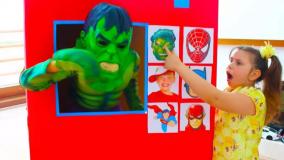 چالش اتاق رنگی با ابرقهرمانان و مرد عنکبوتی | کارتون برنامه کودک