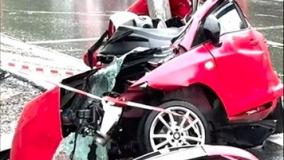 لحظه تصادف مرگبار در جاده بر اثر بارش شدید باران