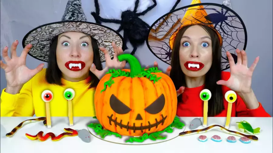 چالش غذا خوری هالووین | چالش اسمرفود پیکوپاکی