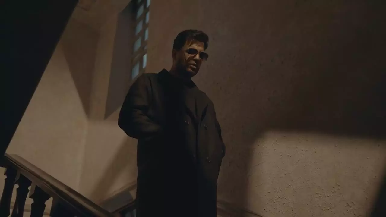 موزیک ویدیو آهنگ فکر کن تو بردی آصف آریا