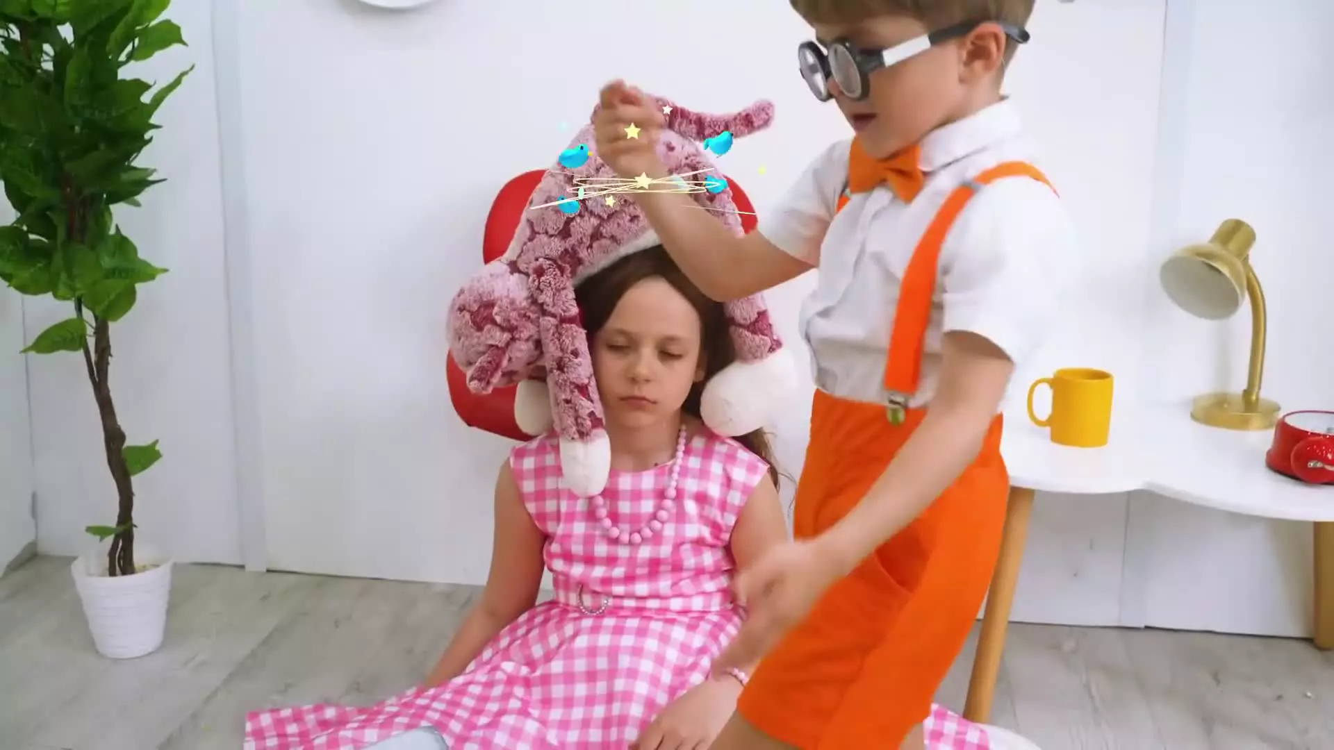 بازی‌های شگفت‌انگیز با آیوا و مامان - برنامه کودک پرهیجان