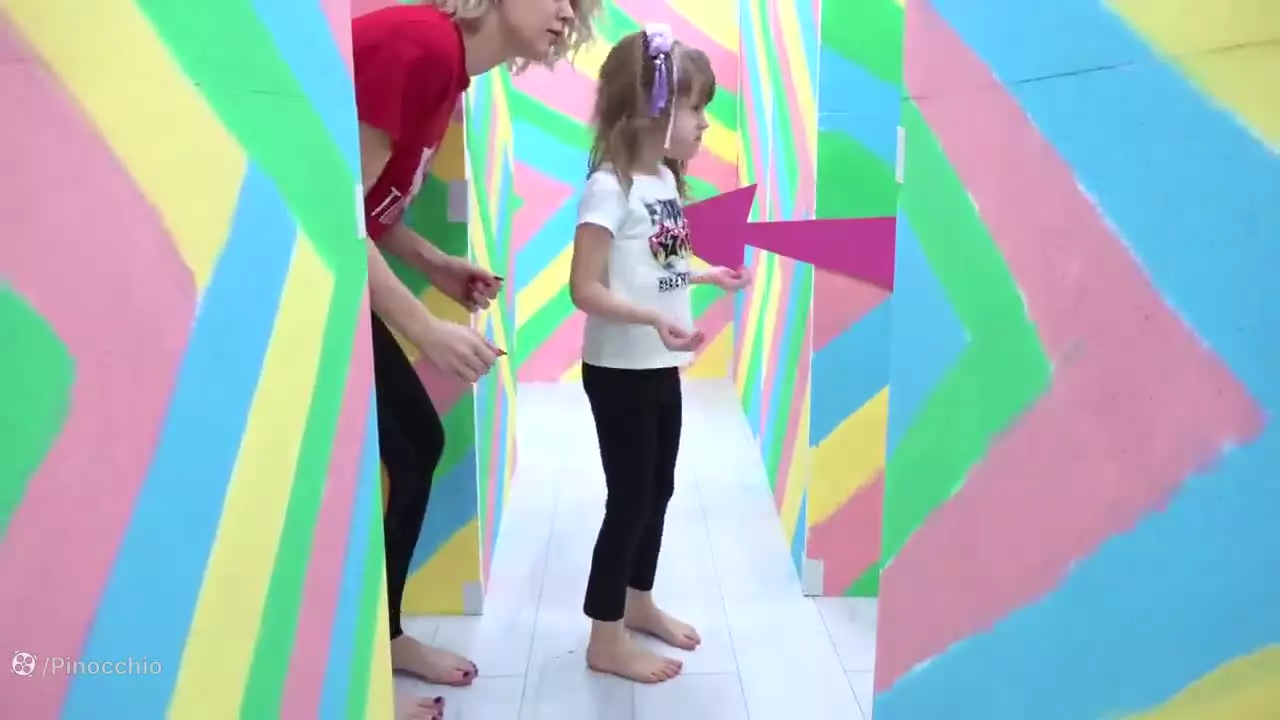 آیوا و مامان: سفر به دنیای شگفت‌انگیز برنامه‌های کودکانه