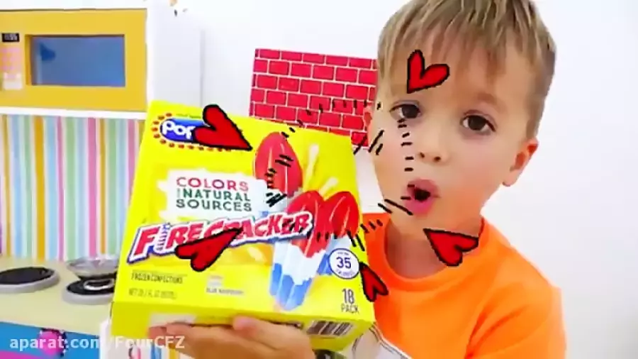 ولاد و نیکی وانمود می کنند با مامان بازی می کنند داستان های خنده دار برای بچه ها