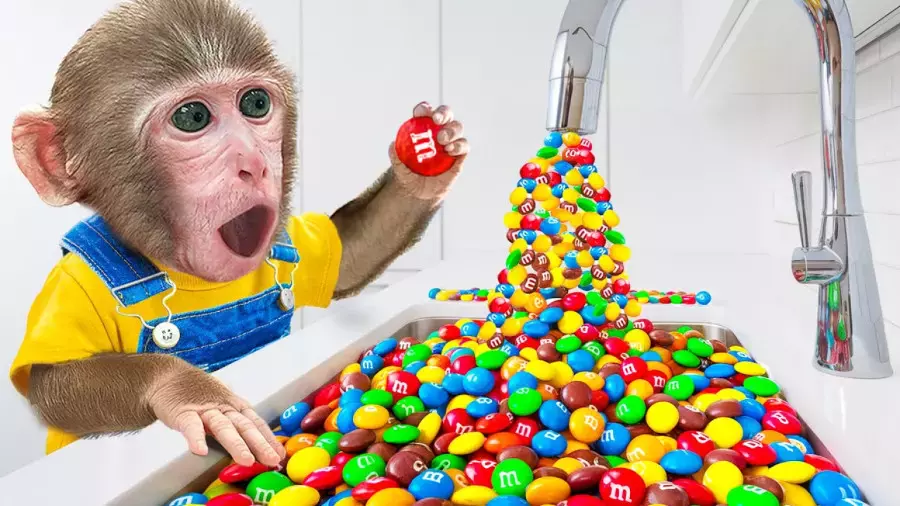 میمون کوچولو: لحظات شاد و بازیگوشی در دنیای کارتون!