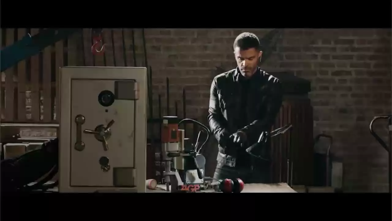 دانلود سریال حرفه ای قسمت ۱۱