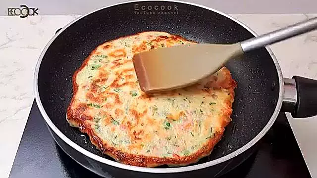 طرز تهیه نان پیتزایی خانگی؛ یک غذای سریع و خوشمزه