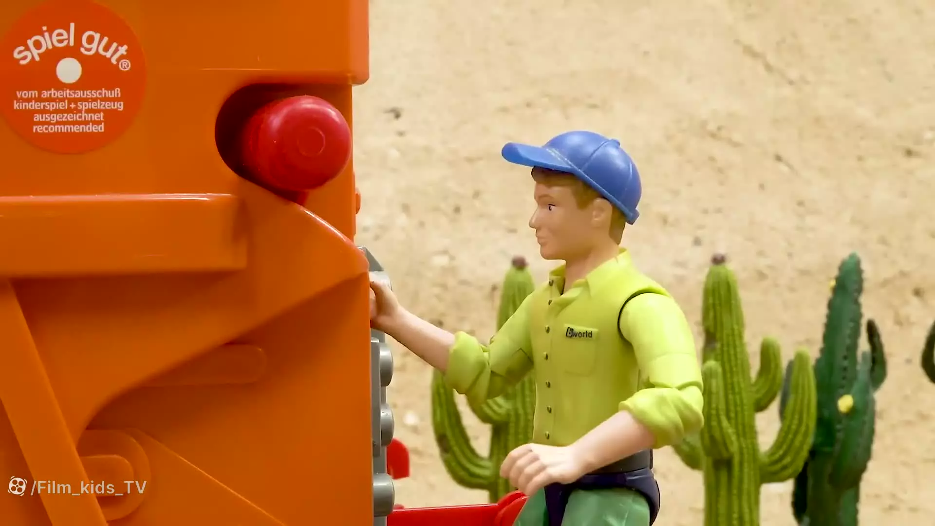 ماشین بازی کودکانه ، ماشین بازی طولانی ، فیلم ماشین بازی ، ماشی بازی پلیس