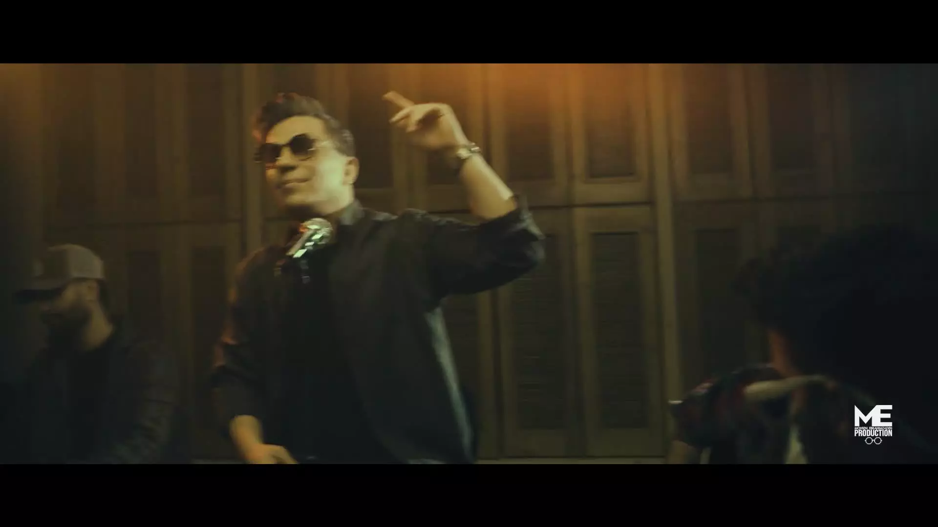 موزیک ویدیوی آهنگ گله محسن ابراهیم زاده