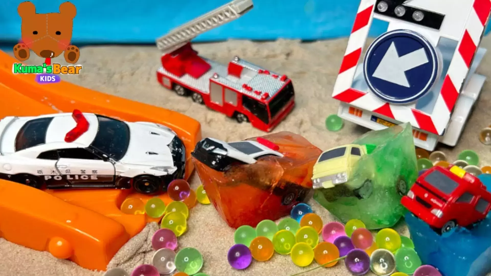 ماشین بازی کودکانه _ چالش با ماشین آتش نشانی و ماشین پلیس _ سرگرمی کودک