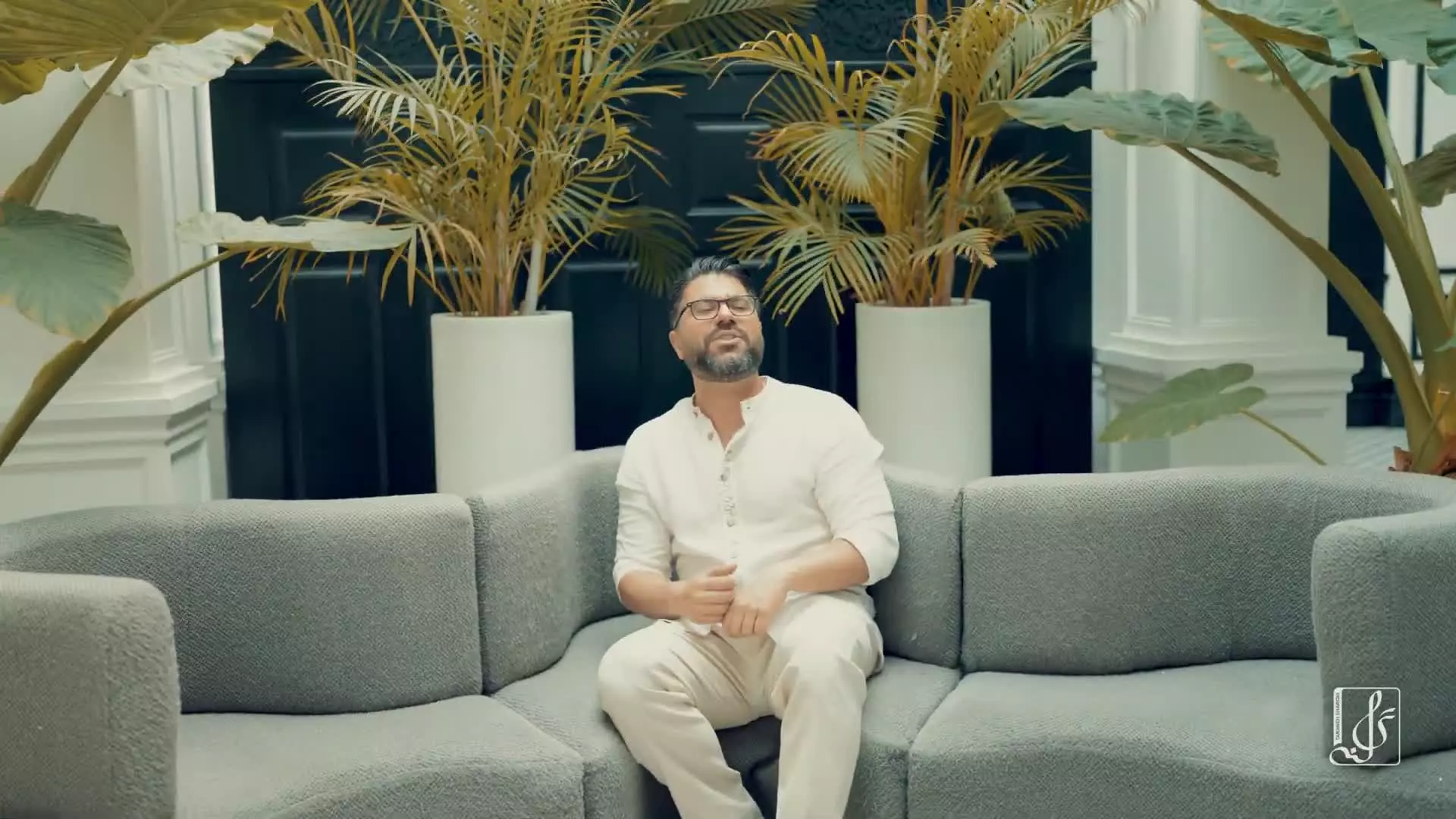 موزیک ویدیوی آهنگ شاد سوگند حامد همایون