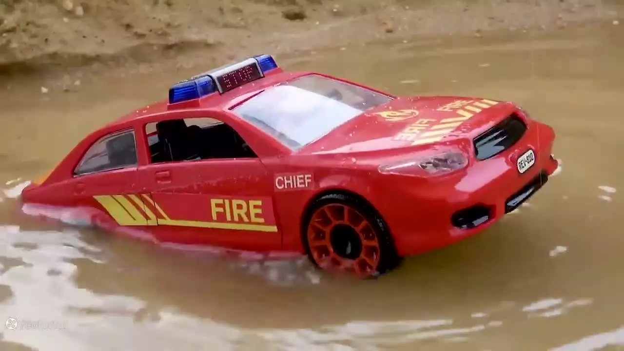 ماشین بازی کودکانه :: ماشین بازی :: ماشین پلیس :: کودک و سرگرمی :: ماشین سواری