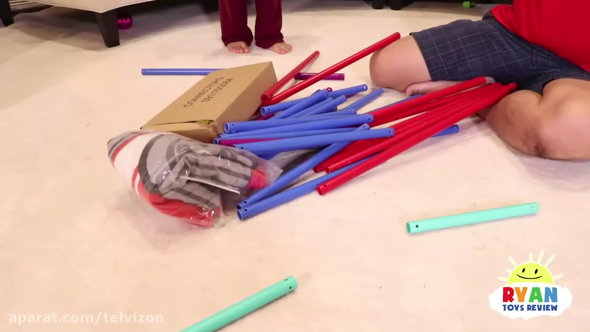 ساخت ماشین آتش نشانی | دنیای رایان (قسمت 939)