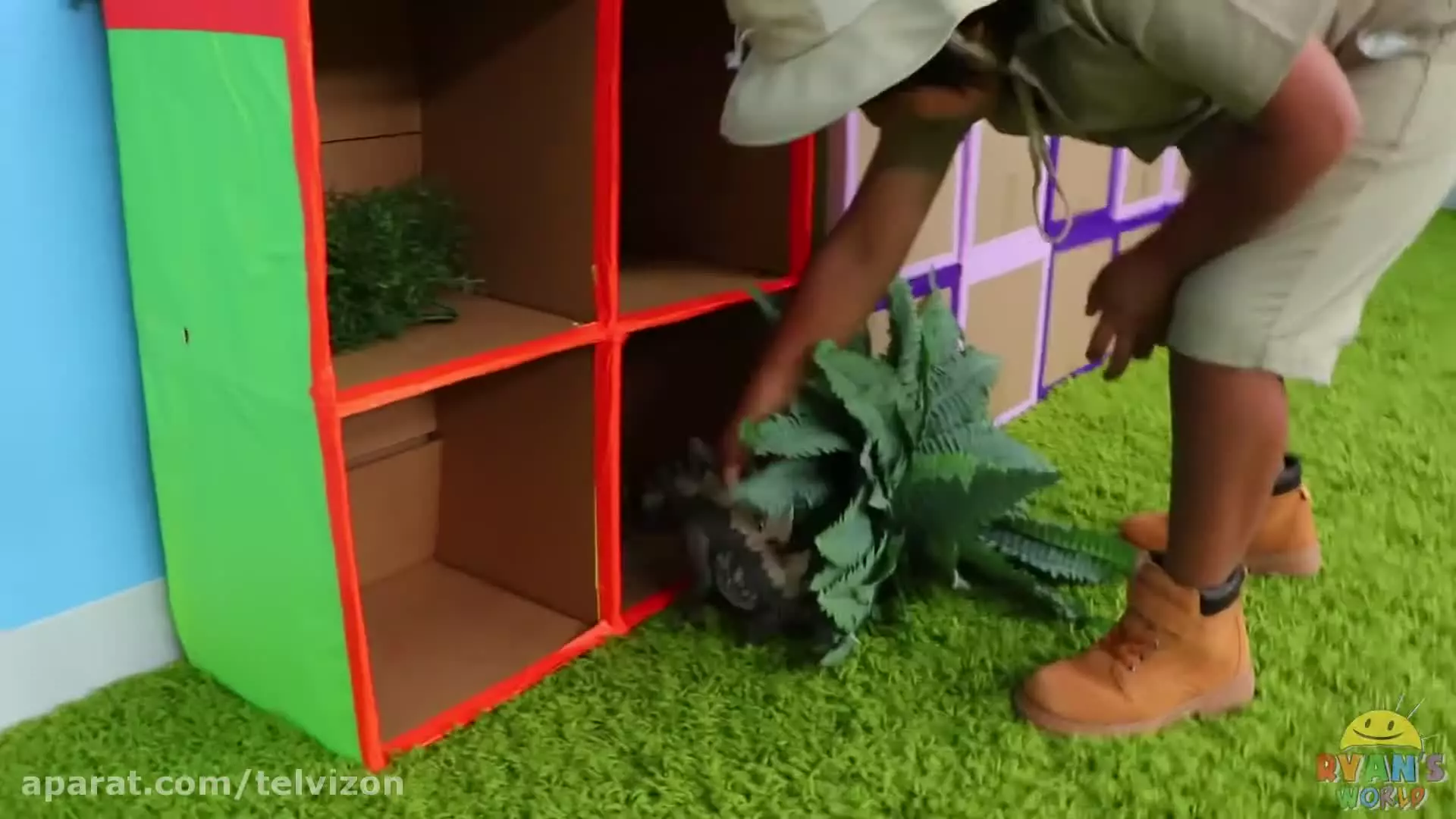 قسمت رایان در پارک ژوراسیک کار میکند | دنیای رایان (قسمت 1556)