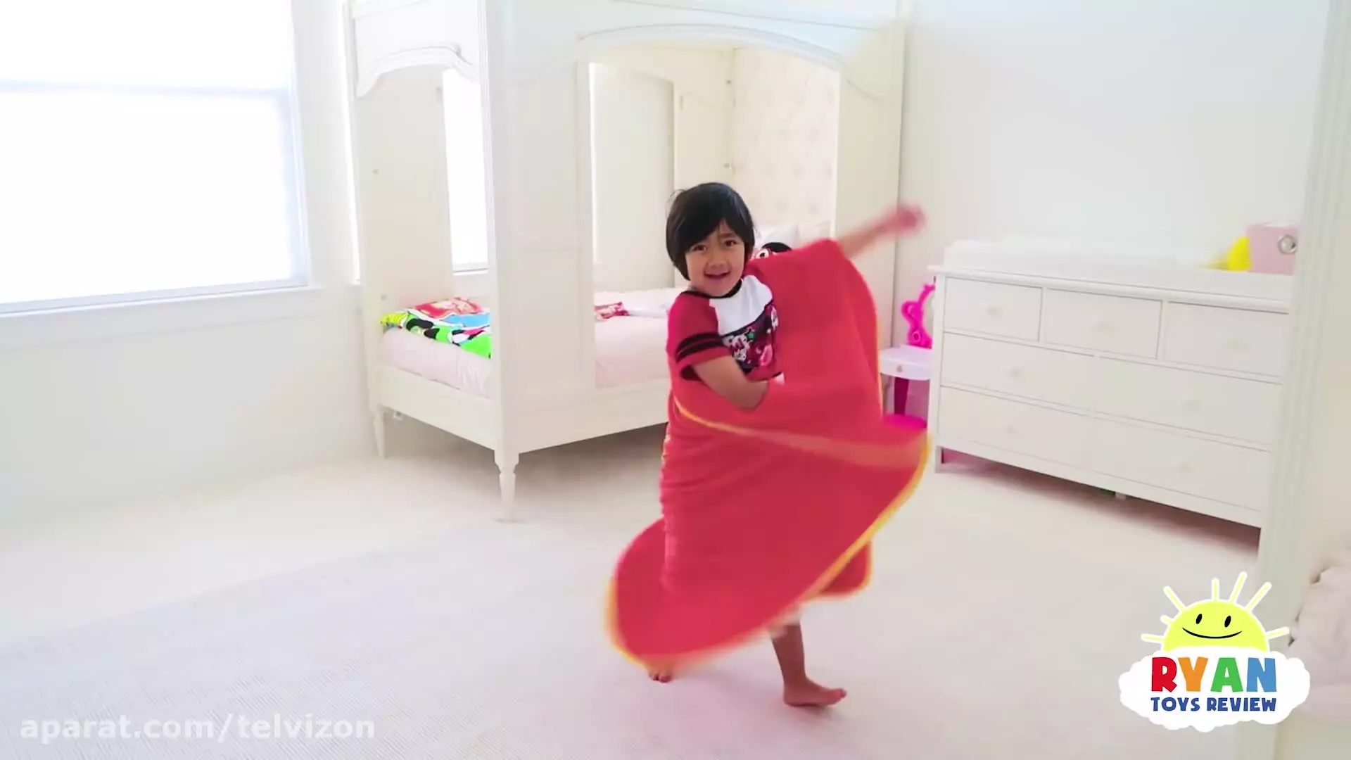 چالش ۲۴ ساعت داخل استخر | دنیای رایان (قسمت 1411)